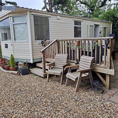 Amroth Bay Holiday Caravan Hotel Llanteg Exterior foto